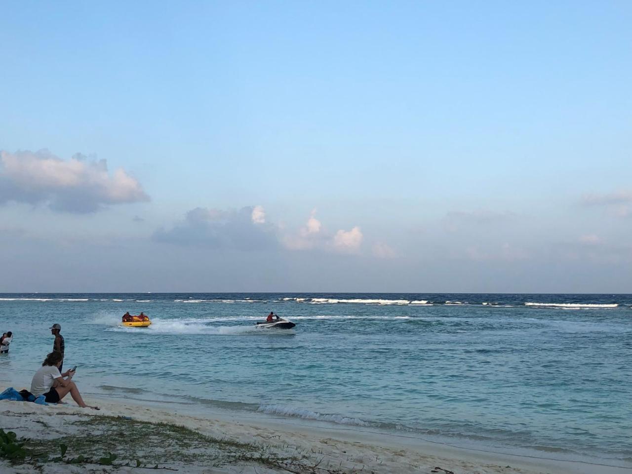 ホテル Island Guest Maamendhoo エクステリア 写真